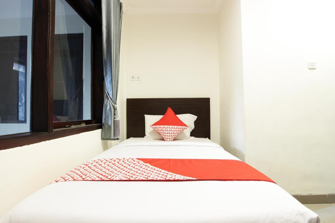 Oyo 202 Kuwera Inn Бандунг Экстерьер фото